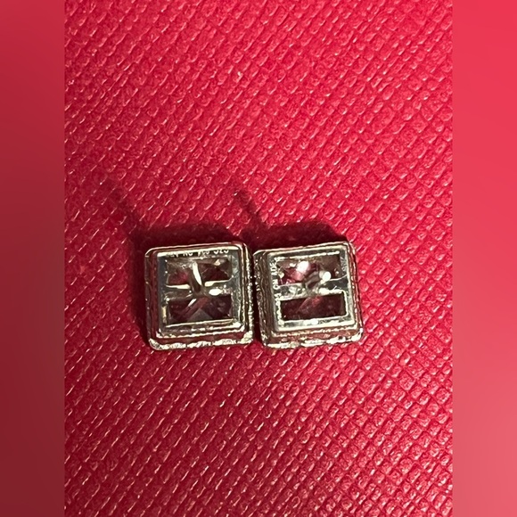 Elegant Silver Stud Earrings ❤️❤️ no box ! - Picture 4 of 7